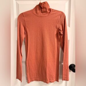 lululemon athletica Yin Vibes Turtleneck